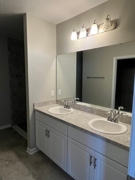 Building Photo - 116 College St