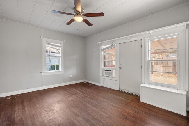 Building Photo - 2102 25th St