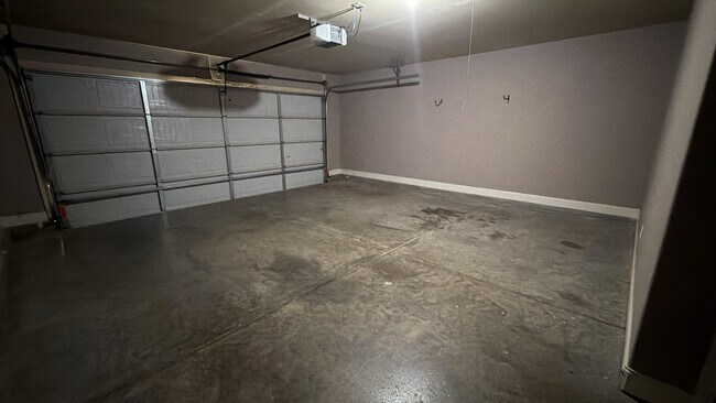 Building Photo - 176 Fields Pond Dr