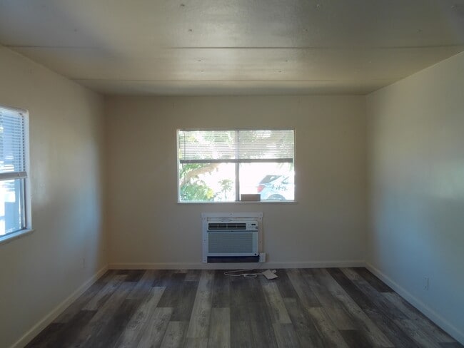 Building Photo - 5934 Cohn Ave