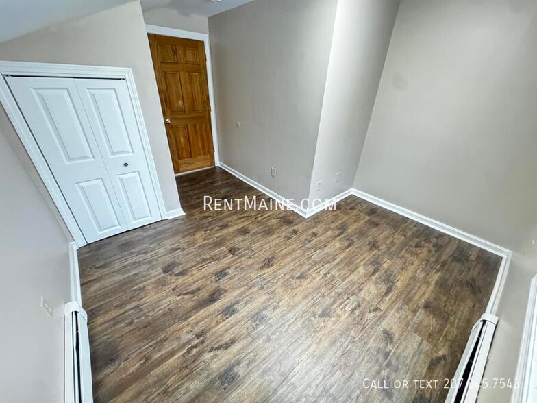 Building Photo - 8 Spring St