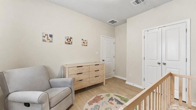 Building Photo - 6403 Principale Dr