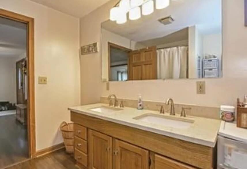 Building Photo - 393 Kelley Blvd