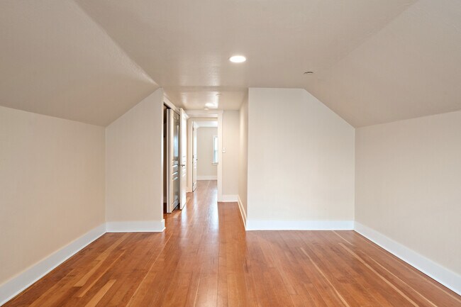 Building Photo - 1218 S Roosevelt St