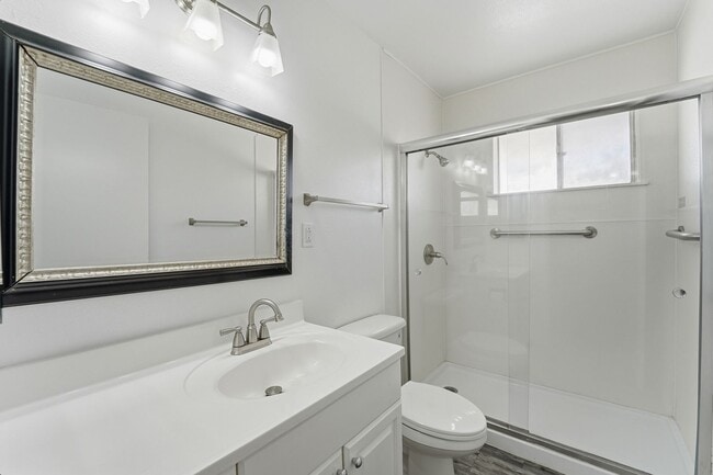 Building Photo - Comfortable 2-Bed Sun City Retreat with Vinyl Flooring & Fresh Paint