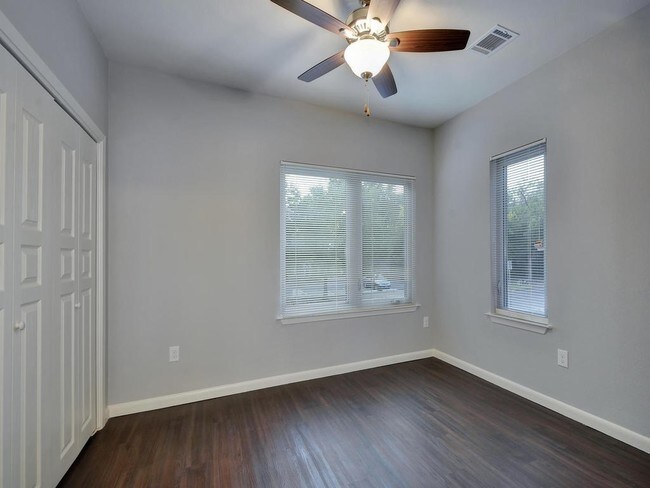 Building Photo - 2822 Rio Grande St