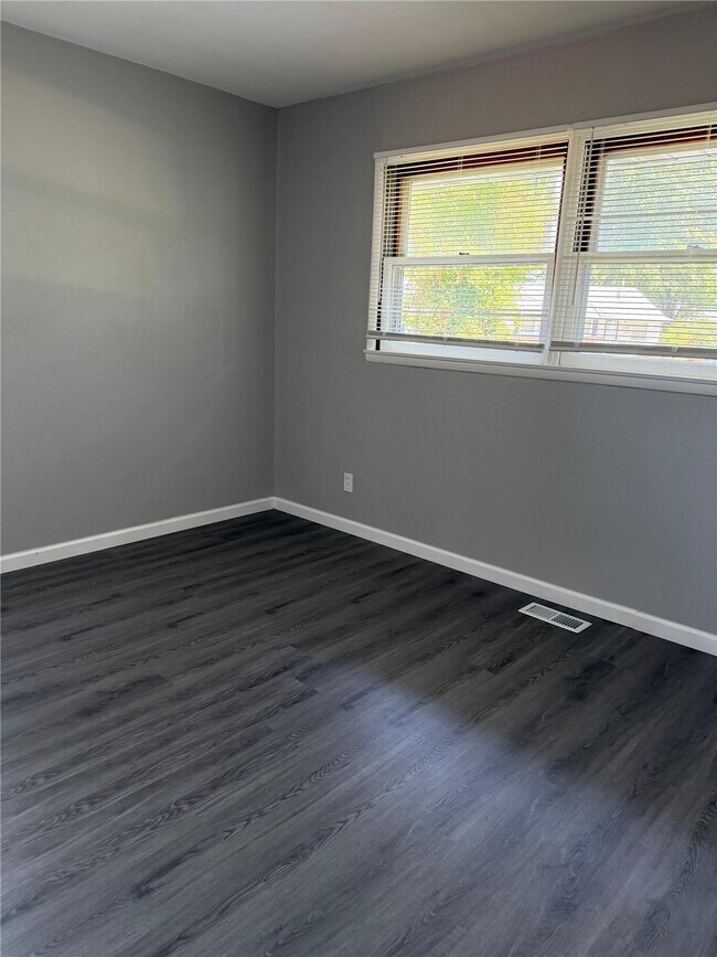 Building Photo - 10515 Gretna Cir