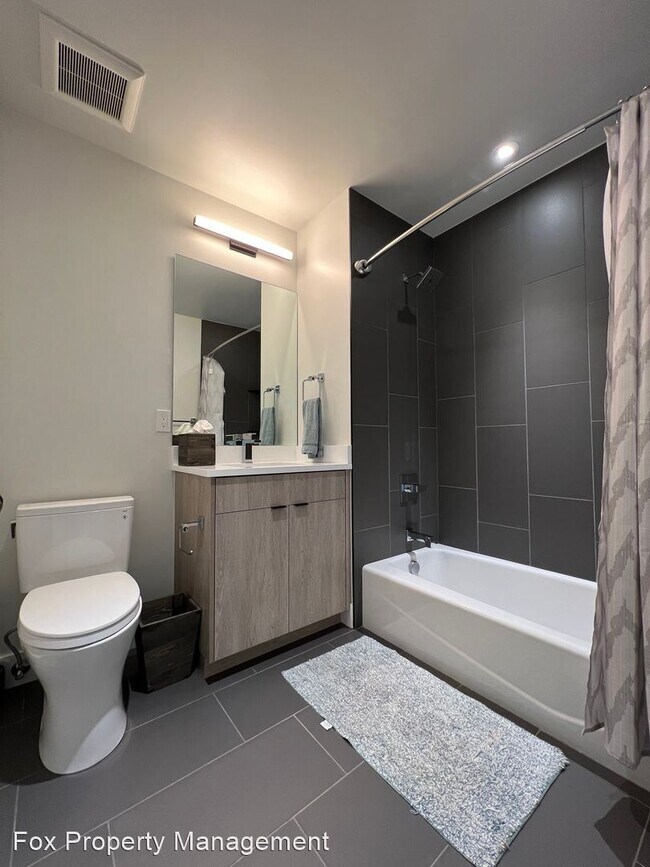 Building Photo - 3 br, 2.5 bath House - 940 North Street Un...