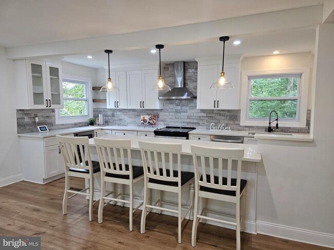 Building Photo - 133 Meadows Rd