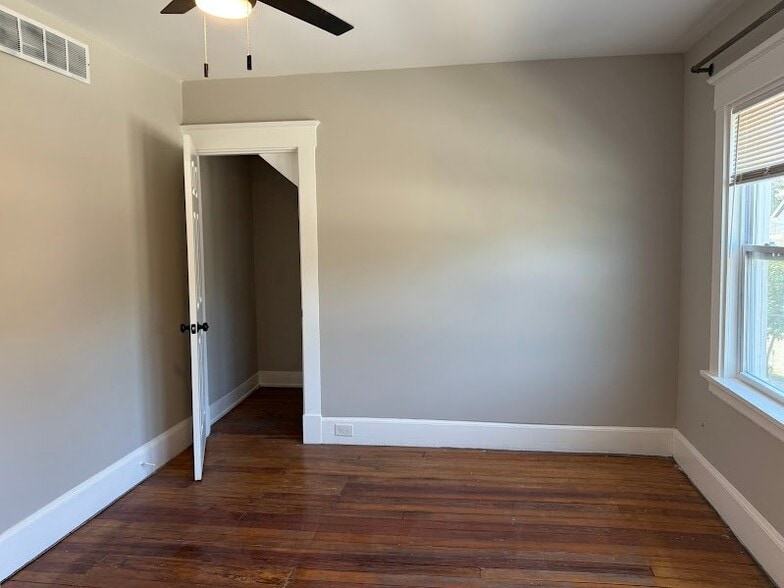 Building Photo - 3156 Rosina Ave