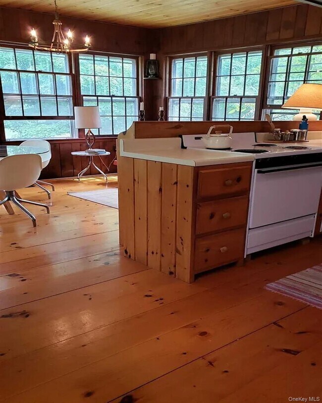 Building Photo - 717 Spring Lake Rd