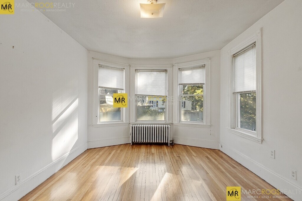 Building Photo - 182 Harvard St