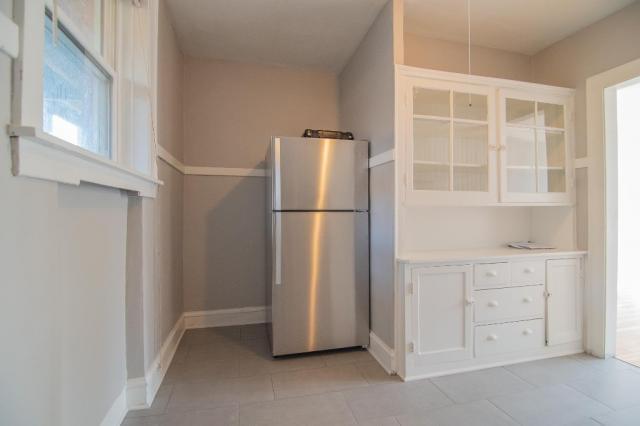 Building Photo - 1 bedroom in CHICAGO IL 60645