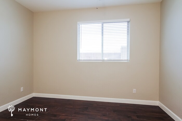 Building Photo - 23775 W Magnolia Dr