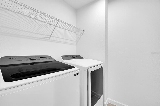 Building Photo - 1104 Lakeshore Breeze Pl