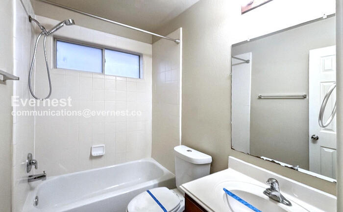 Building Photo - 6107 Wilcox Point Dr