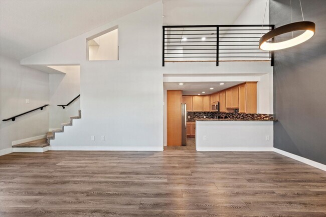 Building Photo - Bright & Spacious 2BR/2BA Townhome with Loft, Fireplace & Private Garage