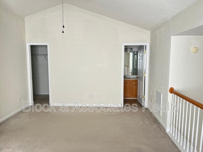 Building Photo - 5508 Stewartby Dr