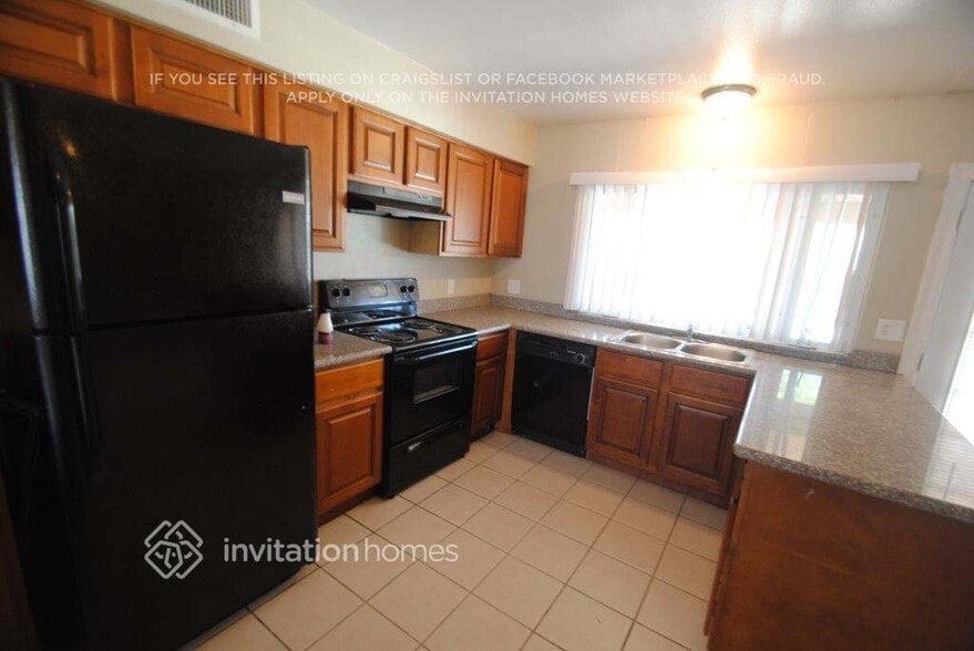 Building Photo - 3105 N 59th Ave