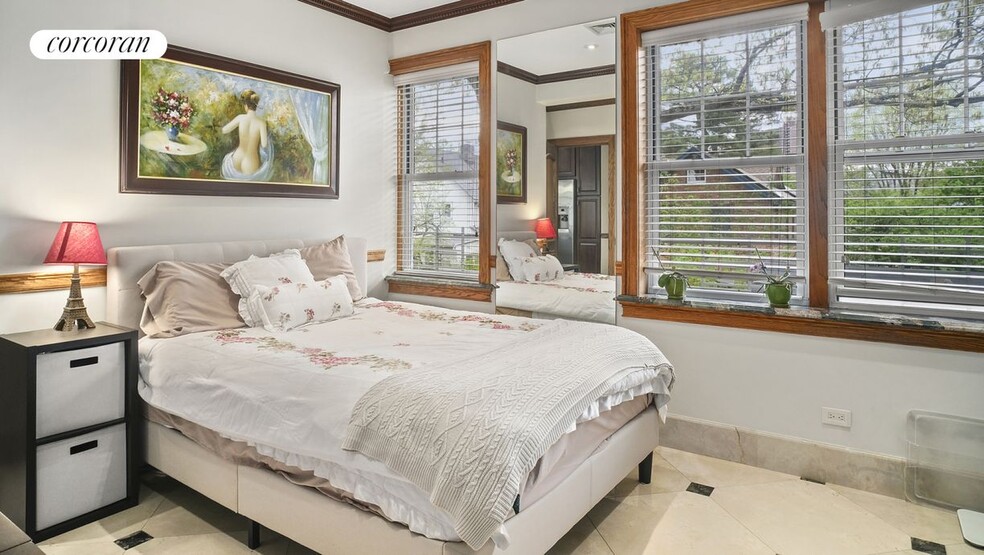 Building Photo - 6039 Huxley Ave