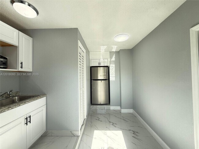 Building Photo - 5137 NW 28th St