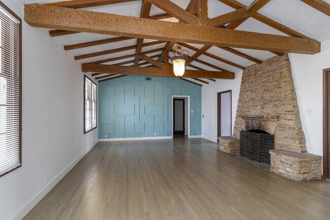 Building Photo - 3940 Hubert Ave