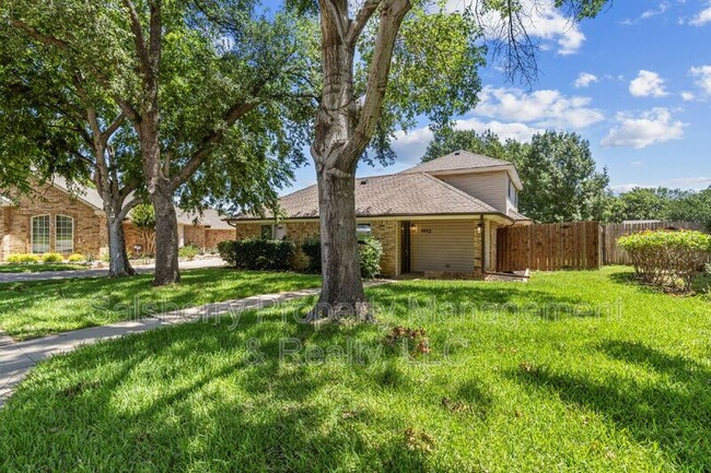 Primary Photo - 3620 Harwood Ct