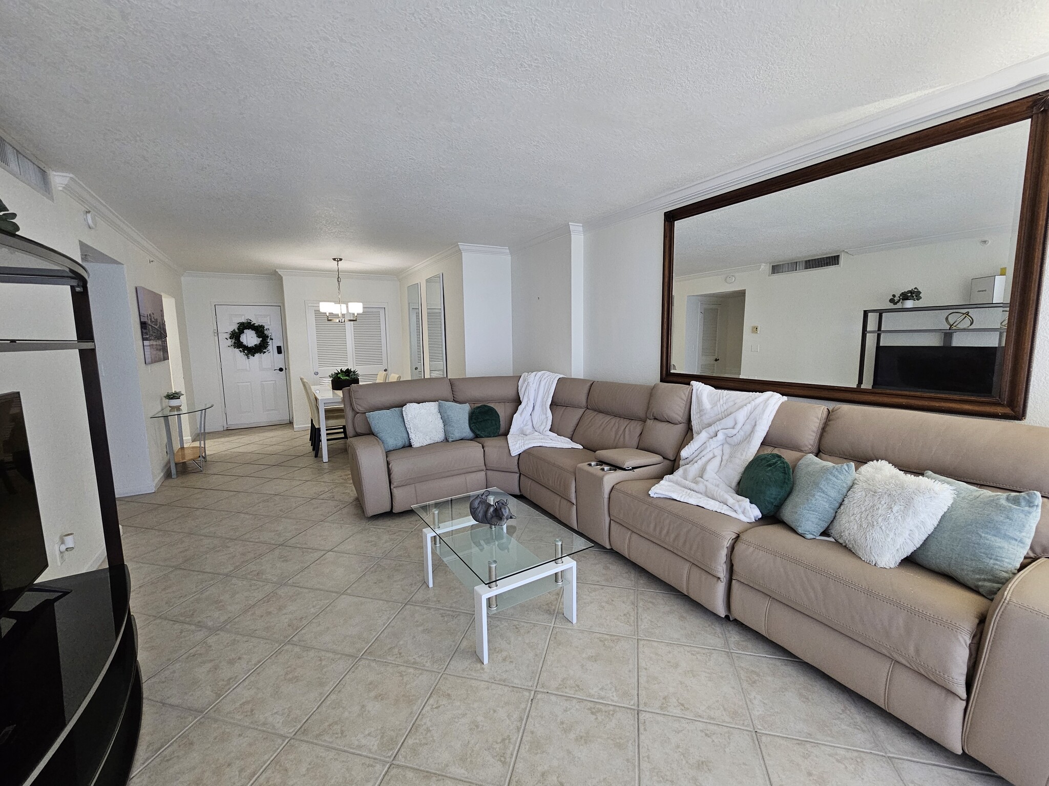 Building Photo - 2501 S Ocean Dr
