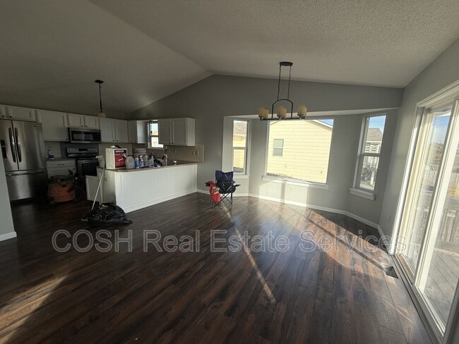 Building Photo - 816 S Longbranch Dr