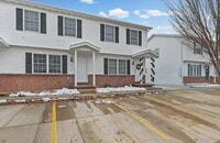 Building Photo - Modern Comfort & Space