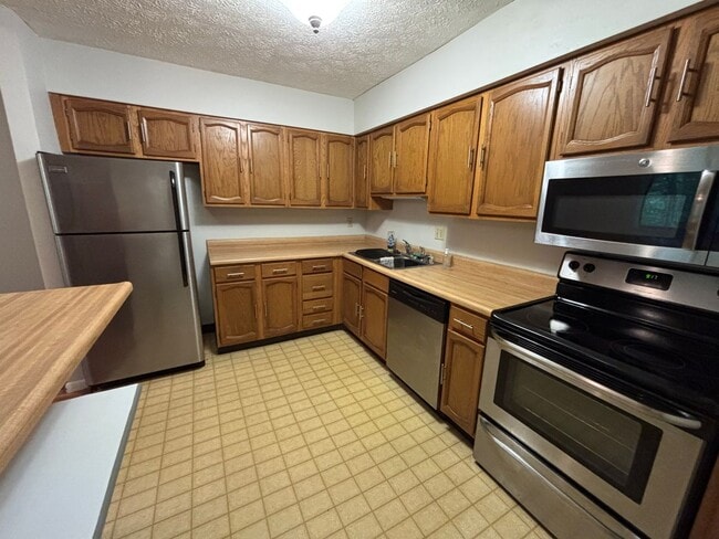Building Photo - Beautiful 2 Bedroom 2 Bathroom apartment i...