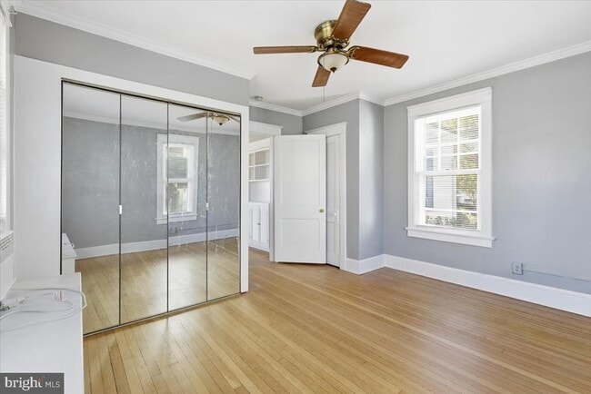 Building Photo - 1208 S Oakcrest Rd