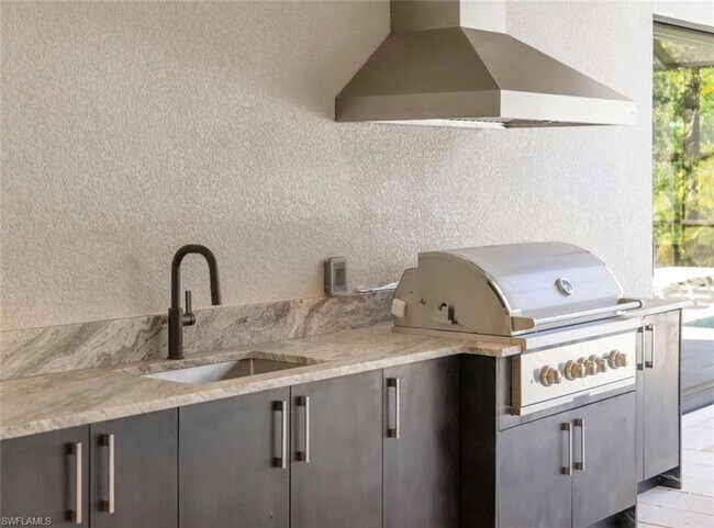 Building Photo - 2721 Van Buren Ave