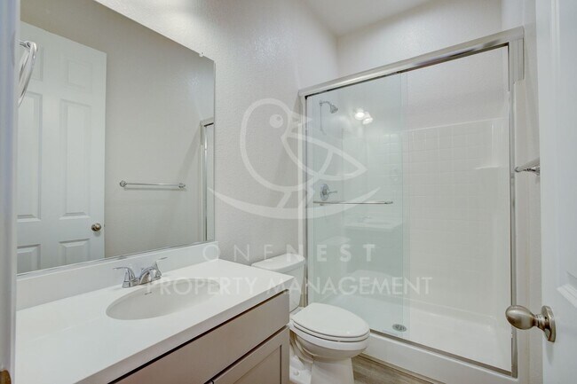 Building Photo - Fabulous floorplan; 3 bdrm 3 bthm + bonus ...