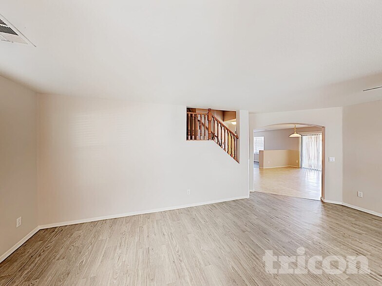 Building Photo - 45654 W Meadows Ln