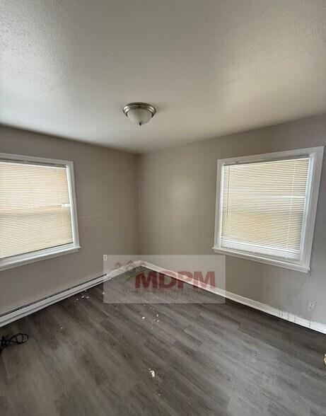 Building Photo - 22763 Almond Ave