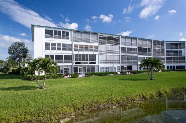 Building Photo - 1056 Exeter