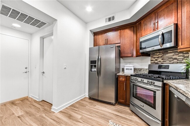 Building Photo - 706 Colorado Cir