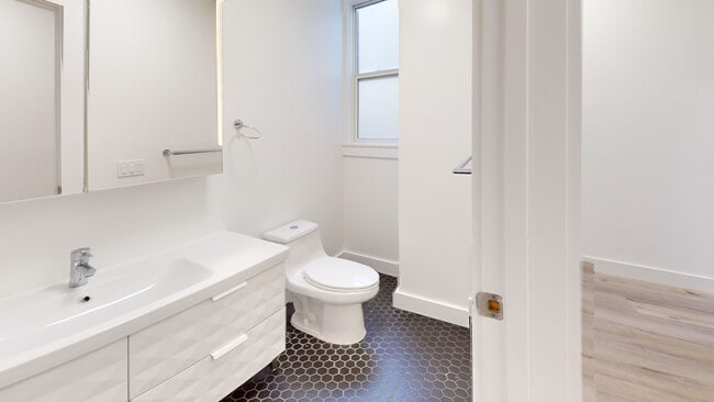 Building Photo - 1803 California St