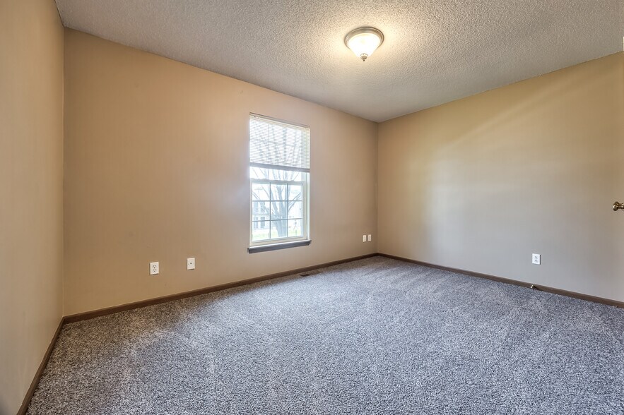 2n Floor bedroom - 11220 W 61st St