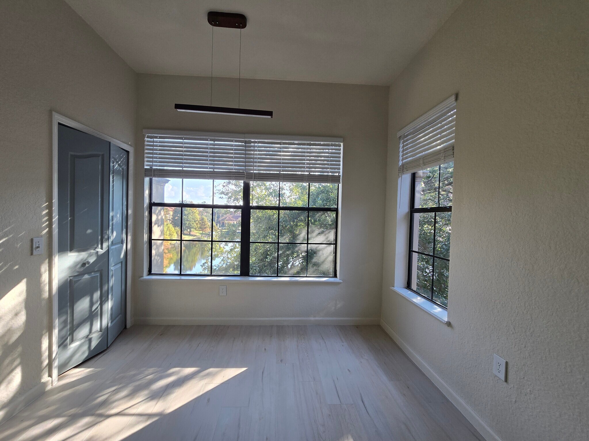 Building Photo - 6137 Metrowest Blvd