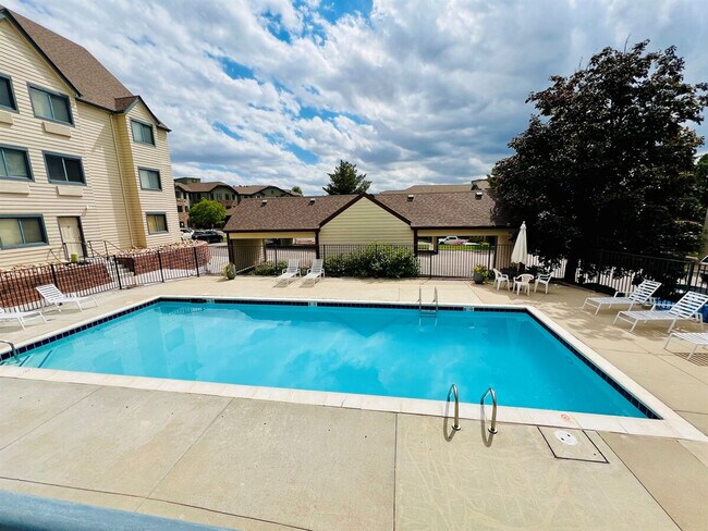 Building Photo - 6380 S Boston St