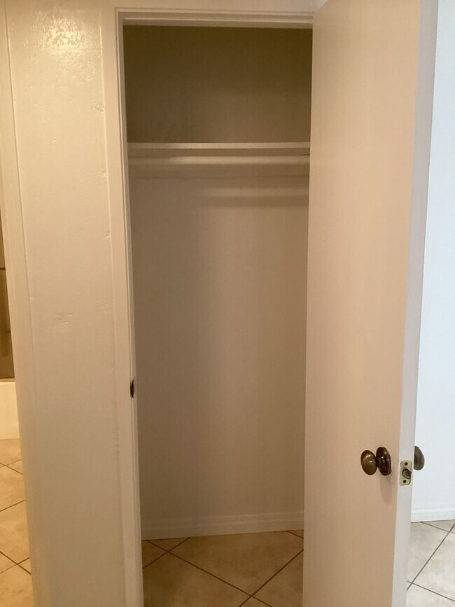 Building Photo - Downstairs Condo Located in the Gated Community of Las Palmas