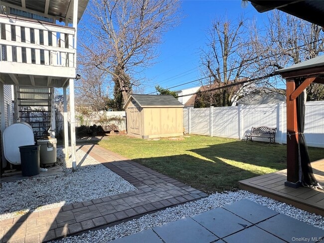 Building Photo - 137 Center Ln