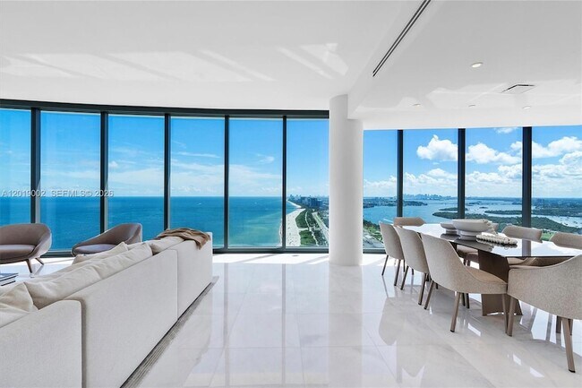 Building Photo - 15701 Collins Ave