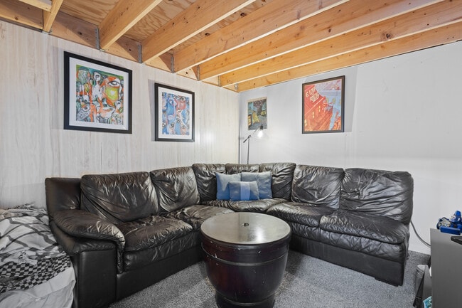 Building Photo - 15 3rd St