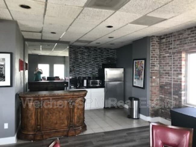 Building Photo - 109 N Main St