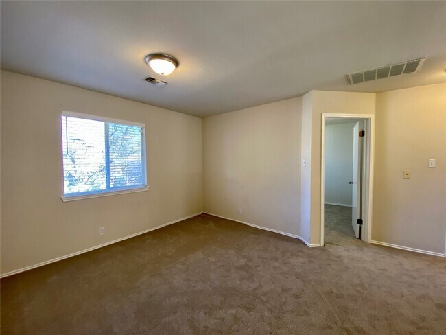 Building Photo - 4402 Everest Ln