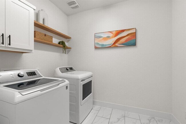 Building Photo - 3800 Sandhill Crane Dr
