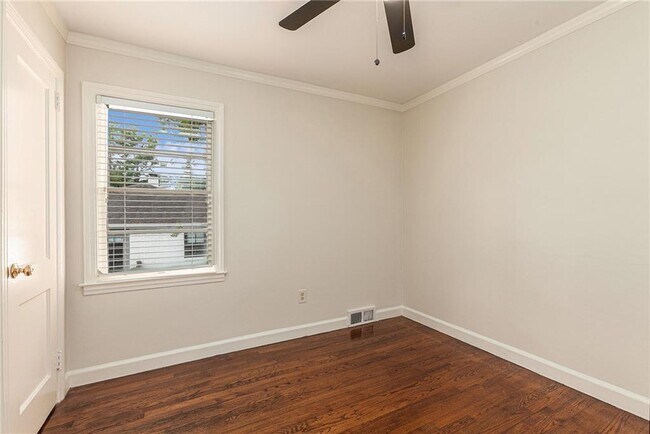 Building Photo - 1234 Citadel Dr NE